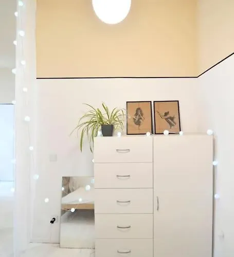 Big Retro Center - Old Town Apartment *